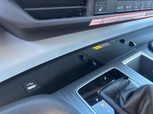 New 2026 Toyota Sienna XLE image 7