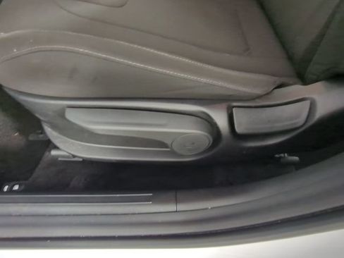 Used 2025 Hyundai Elantra SEL FWD image 32