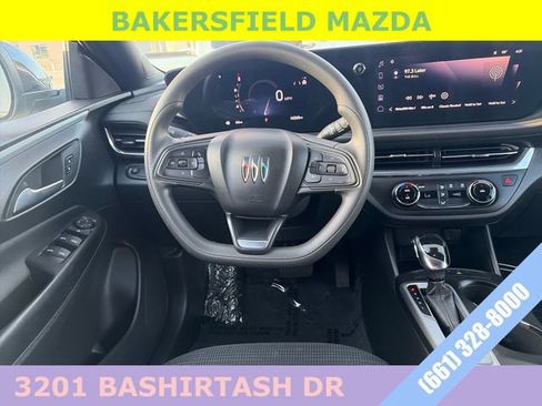 Used 2025 Buick Envista Preferred FWD image 14