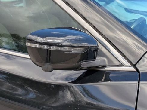 Used 2017 Nissan Rogue SL w/ SL Premium Package image 11