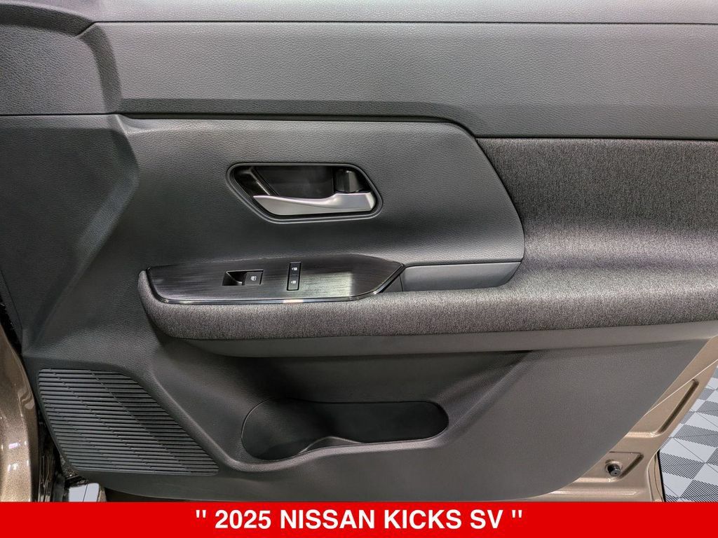 Certified 2025 Nissan Kicks SV w/ SV Premium Package AWD/4WD image 34