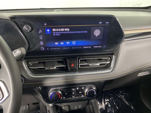 Used 2024 Chevrolet TrailBlazer ACTIV image 38