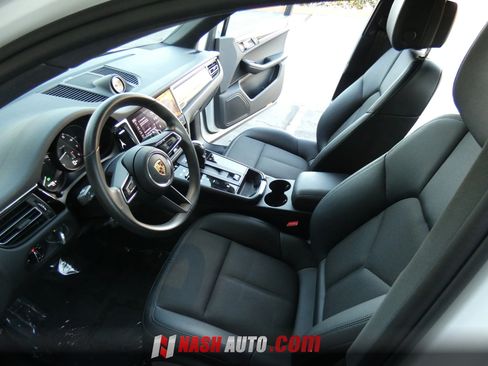 Used 2024 Porsche Macan AWD/4WD image 49