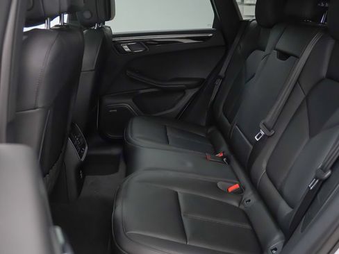 Certified 2026 Porsche Macan S AWD/4WD image 18