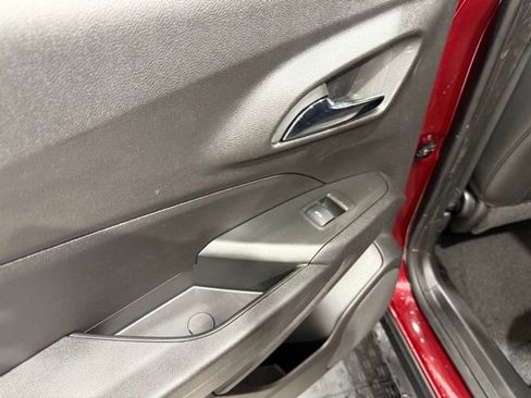 Used 2025 Chevrolet Trax LT image 17