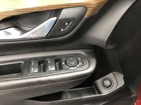 Used 2019 GMC Terrain SLE w/ Driver Convenience Package image 16