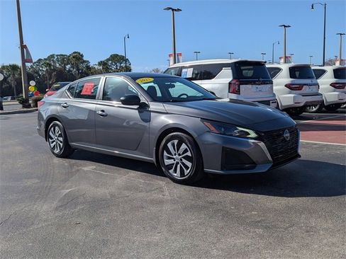 Certified 2025 Nissan Altima 2.5 S image 1