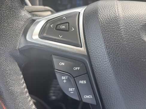 Used 2023 Ford Edge SEL image 26