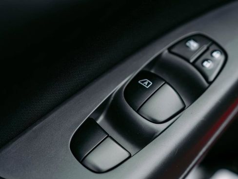 Used 2018 Nissan Sentra SR image 17