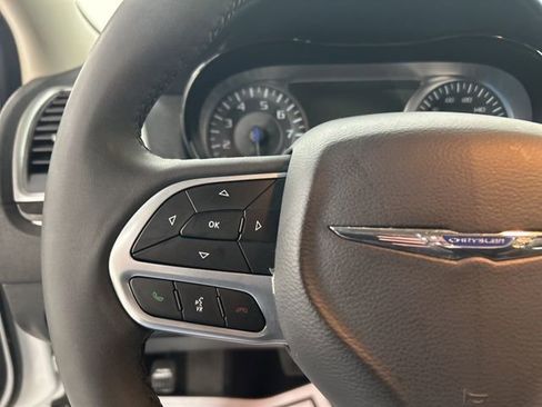 Used 2023 Chrysler 300 Touring L w/ Popular Equipment Group image 12