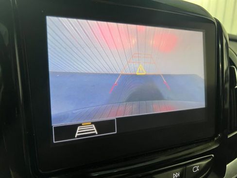 Used 2020 Chevrolet Traverse LT image 10