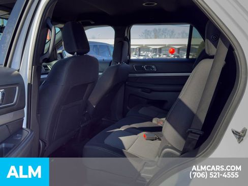 Used 2018 Ford Explorer XLT image 13