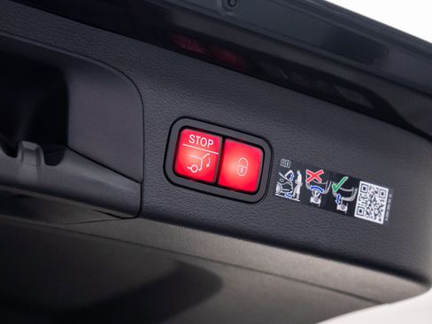 New 2026 Mercedes-Benz GLS 450 4MATIC image 35