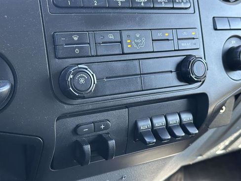 Used 2014 Ford F550 4x4 Regular Cab Super Duty image 17