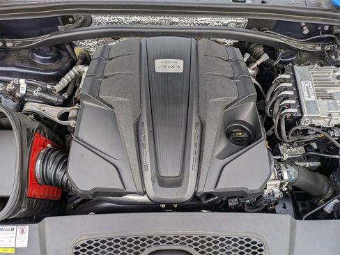 Used 2022 Porsche Macan S image 37