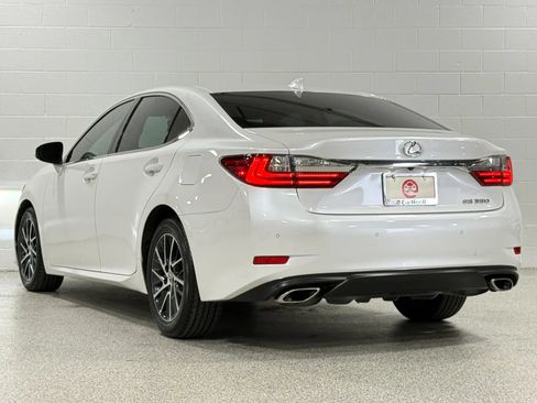 Used 2016 Lexus ES 350 w/ Premium Package w/Wood Trim FWD image 8