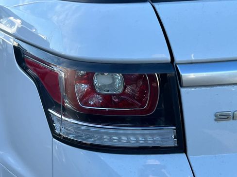 Used 2017 Land Rover Range Rover Sport SE AWD/4WD image 20