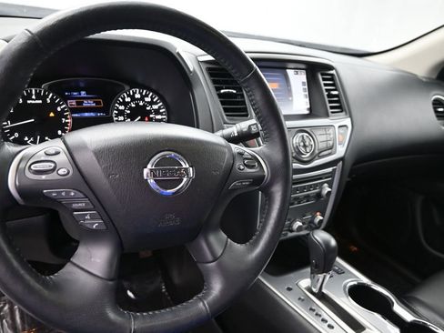 Used 2020 Nissan Pathfinder SL AWD/4WD image 22