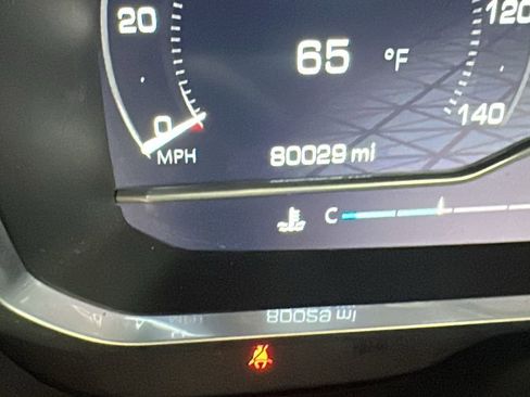 Used 2023 GMC Yukon AT4 w/ AT4 Premium Plus Package image 17