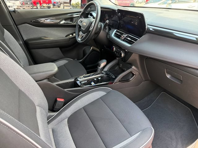 Used 2026 Chevrolet TrailBlazer LT w/ LT Cold Weather Package FWD image 24