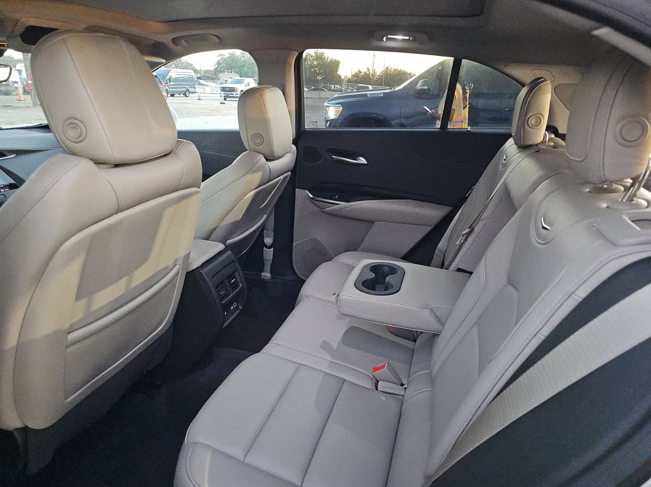 Used 2019 Cadillac XT4 Premium Luxury w/ Enhanced Visibility Package AWD/4WD image 8
