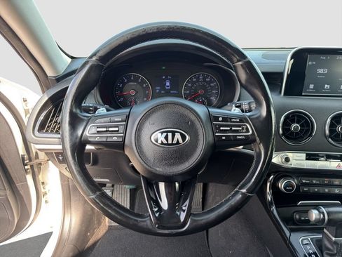 Used 2019 Kia Stinger RWD image 10