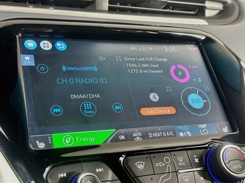 Used 2018 Chevrolet Bolt Premier w/ Driver Confidence II Package FWD image 21