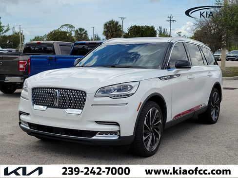 Used 2020 Lincoln Aviator Reserve w/ Equipment Group 202A image 3