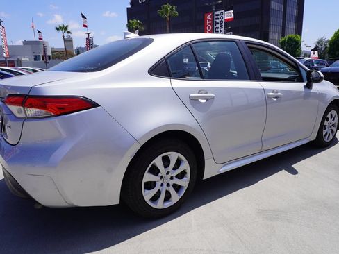 Used 2023 Toyota Corolla LE FWD image 5