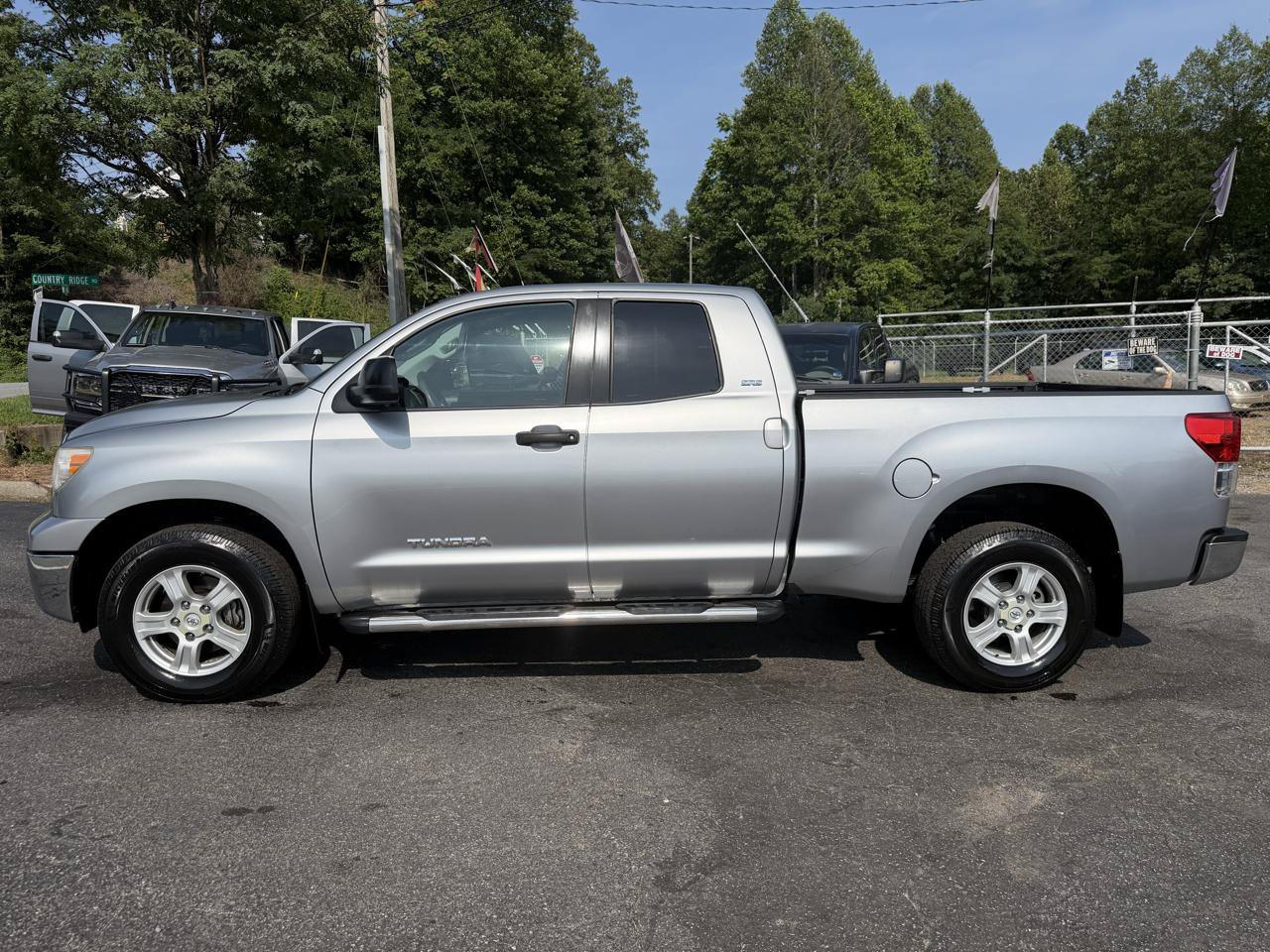 Used 2010 Toyota Tundra 2WD Double Cab w/ SR5 Pkg image 4