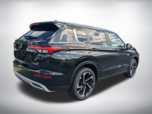 New 2025 Mitsubishi Outlander SE image 4