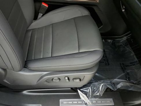 Used 2025 GMC Hummer EV 2X AWD/4WD image 38