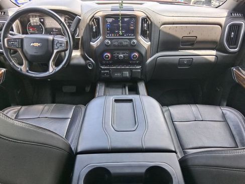 Used 2019 Chevrolet Silverado 1500 High Country w/ Technology Package AWD/4WD image 9