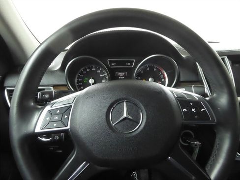 Used 2014 Mercedes-Benz GL 550 GL 550 4MATIC w/ Driver Assistance Package image 9