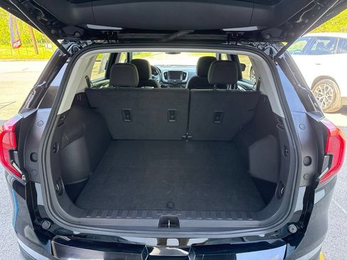 Used 2024 GMC Terrain SLE AWD/4WD image 24