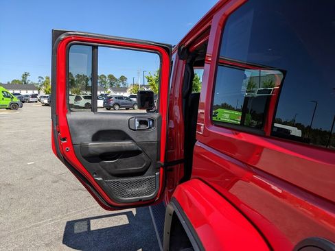 Certified 2025 Jeep Wrangler Unlimited Sahara AWD/4WD image 56