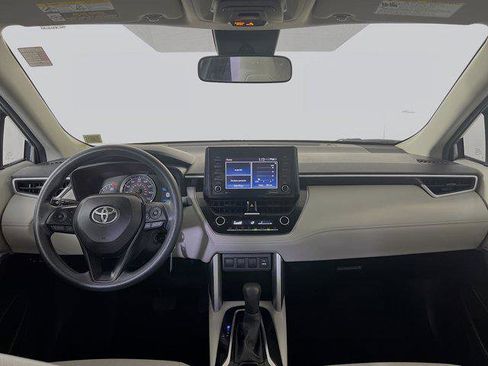 Certified 2022 Toyota Corolla Cross L image 22