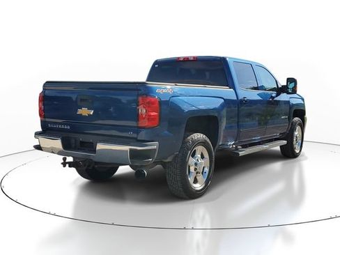 Used 2016 Chevrolet Silverado 2500 LT w/ LT Convenience Package AWD/4WD image 4