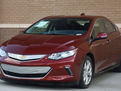 Used 2017 Chevrolet Volt Premier w/ Driver Confidence II Package FWD image 6