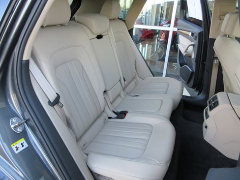 Used 2022 Audi Q5 2.0T Premium image 21