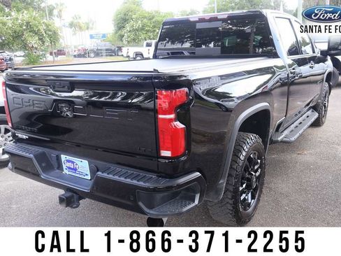 Used 2025 Chevrolet Silverado 2500 LTZ w/ LTZ Plus Package AWD/4WD image 4