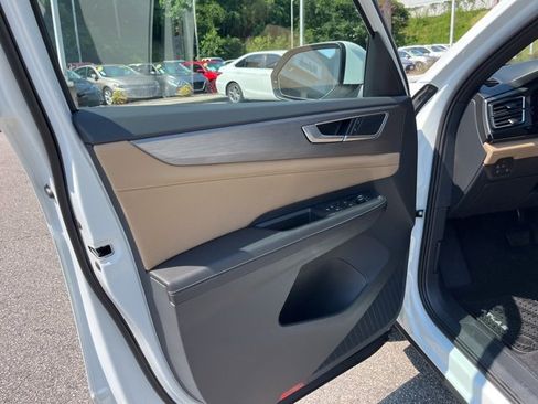 New 2025 Volkswagen Atlas Cross Sport SE image 5