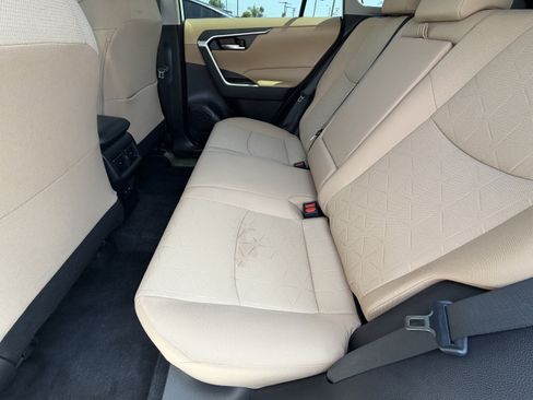 Used 2024 Toyota RAV4 XLE FWD image 27