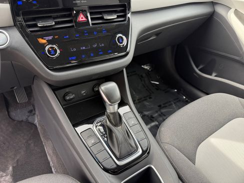 Used 2020 Hyundai Ioniq SE image 13