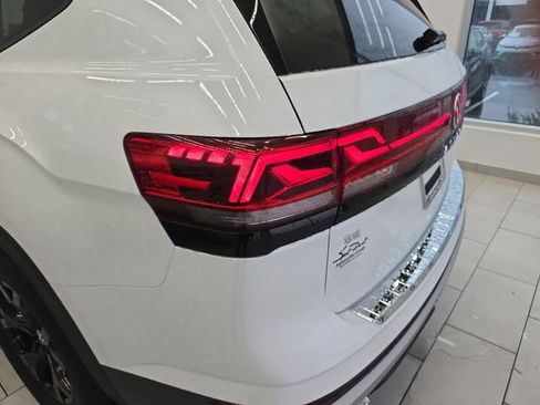 New 2026 Volkswagen Atlas Peak Edition AWD/4WD image 25