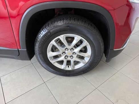 Used 2021 Chevrolet Traverse LT FWD image 30