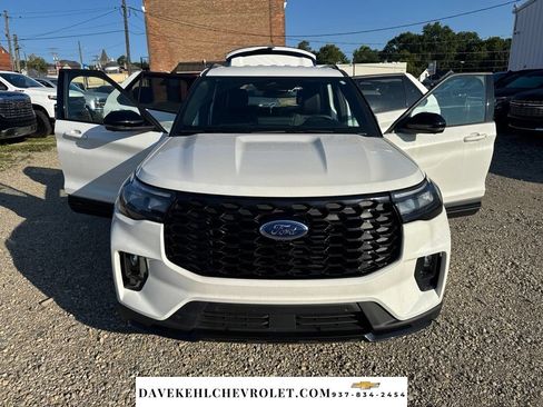 Used 2025 Ford Explorer ST-Line AWD/4WD image 34