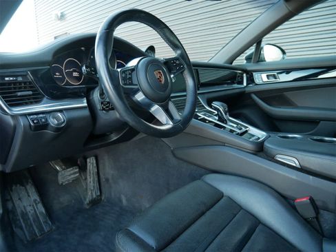 Used 2020 Porsche Panamera 4 image 4