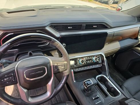 Used 2024 GMC Sierra 1500 Denali AWD/4WD image 18