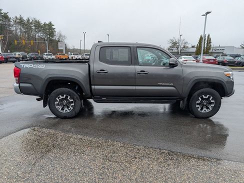 Used 2016 Toyota Tacoma TRD Off-Road w/ Towing Package AWD/4WD image 6
